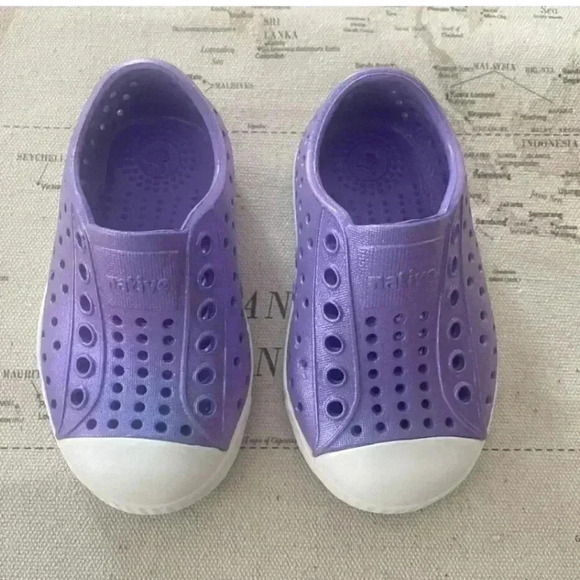 Native Iridescent Purple Native
Size C5 - Picture 2 of 7